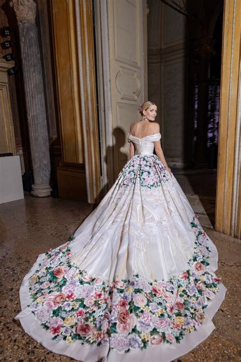 abito dolce gabbana kitty spencer|Kitty Spencer sposa a Roma, festa per 170 invitati a .